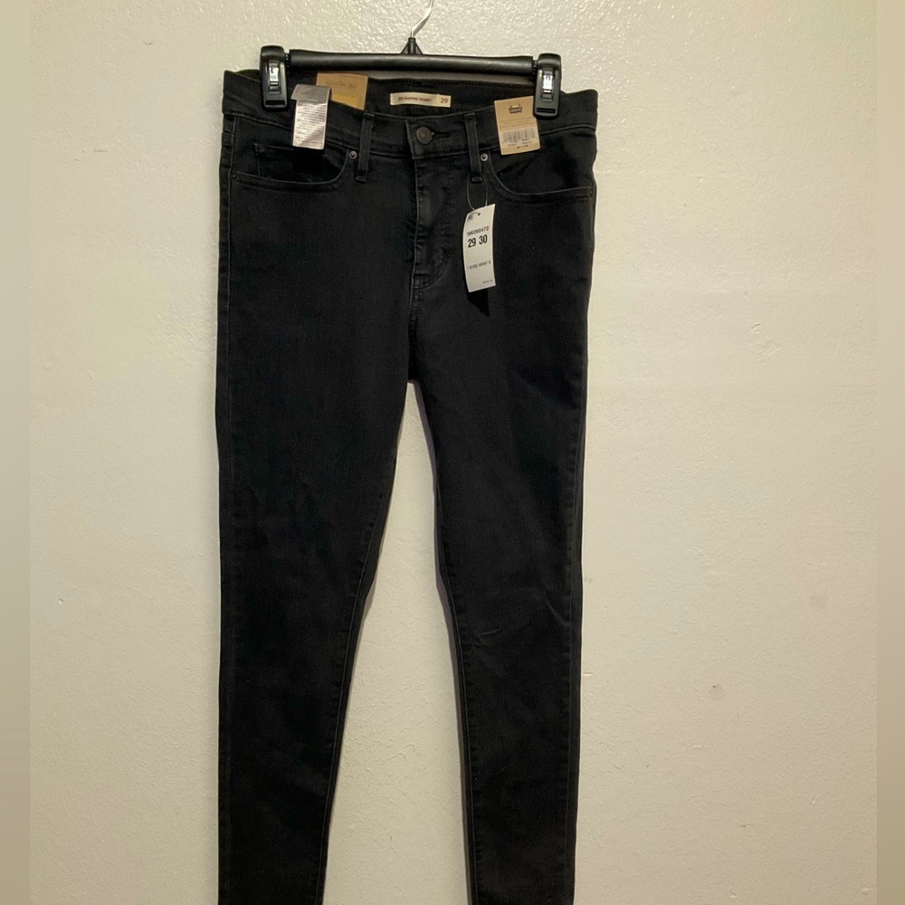Petite short womens black Levi skinny shaping jeans